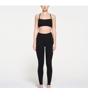 NWT SKIMS HighWaisted Banded Legging Onyx Size XS